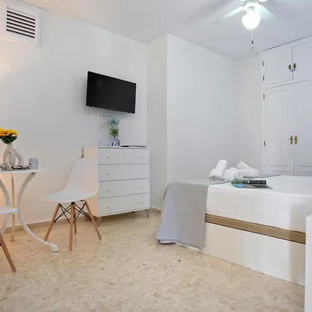 Sunstay Cosy Flat Ii Carlota Апартаменти *